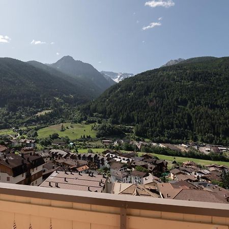 Hotel Vezza Alpine Lodge & Spa Vezza dʼOglio Exteriör bild
