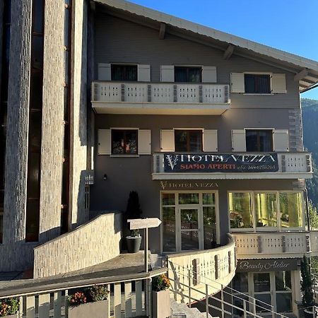 Hotel Vezza Alpine Lodge & Spa Vezza dʼOglio Exteriör bild