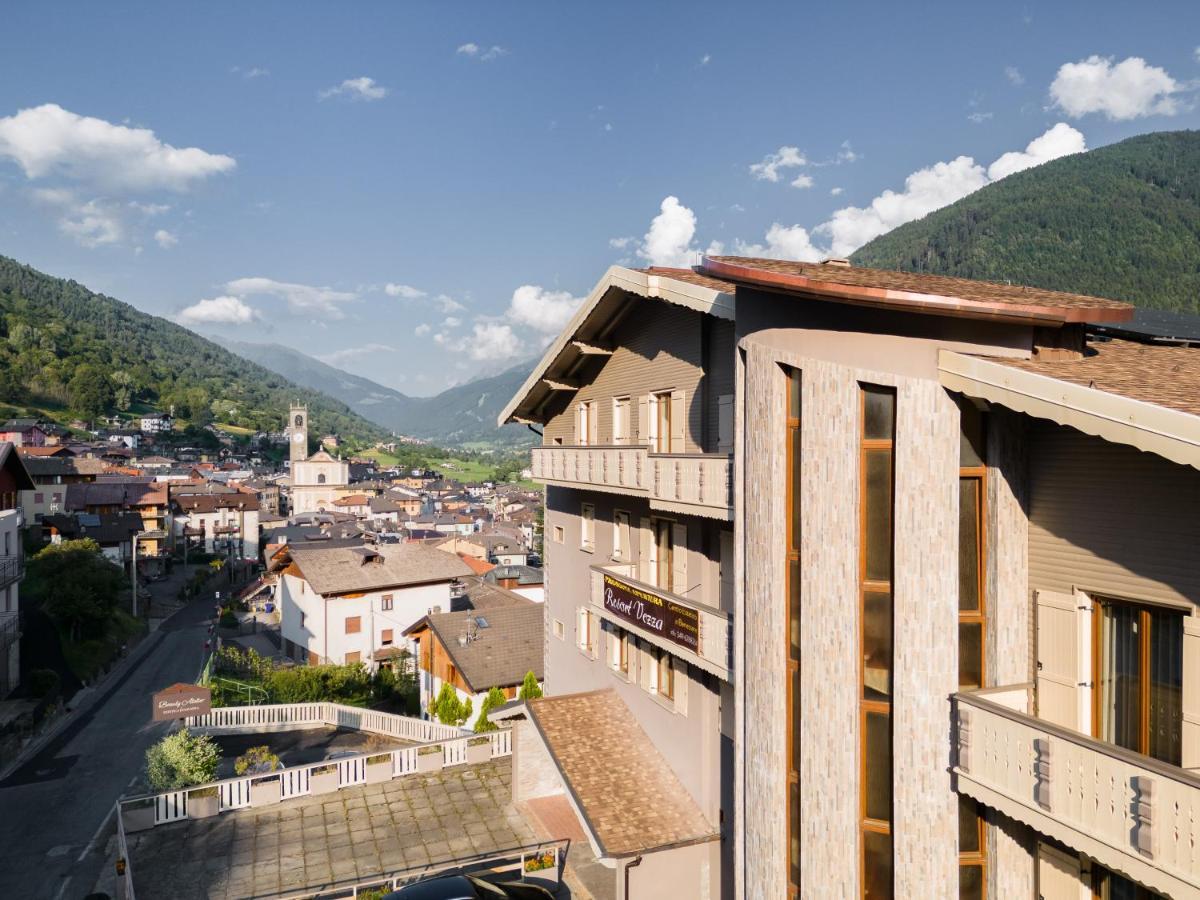 Hotel Vezza Alpine Lodge & Spa Vezza dʼOglio Exteriör bild