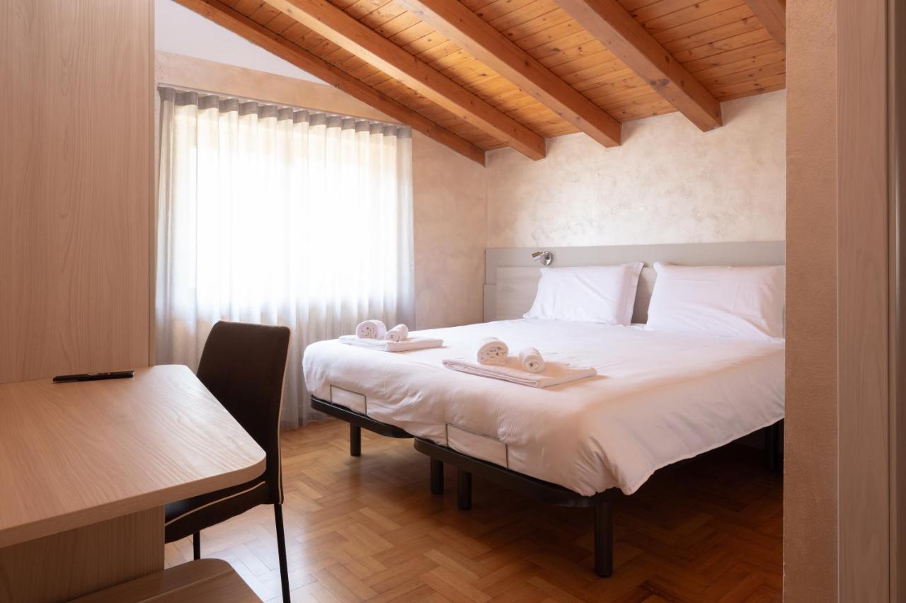 Hotel Vezza Alpine Lodge & Spa Vezza dʼOglio Exteriör bild