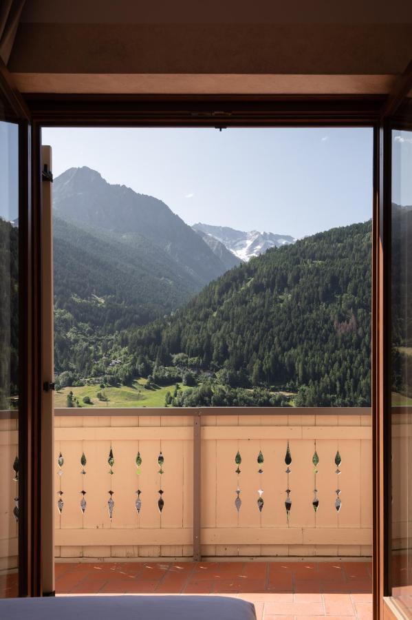 Hotel Vezza Alpine Lodge & Spa Vezza dʼOglio Exteriör bild